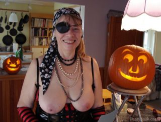 mature-pirate-lady-breasts-out