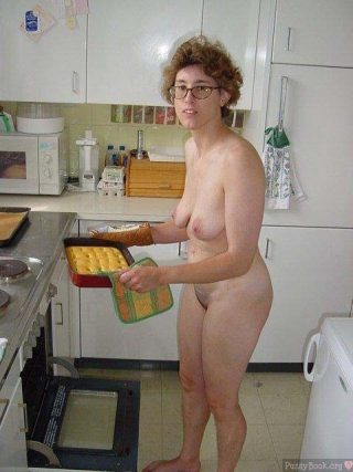 nude-wife-cooking-desert-for-thanksgiving