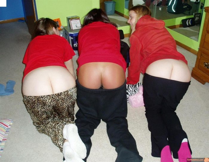 Girlfriends Ass Cracks