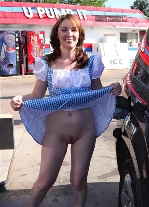 flashing-pussy-upskirt-at-gas-station