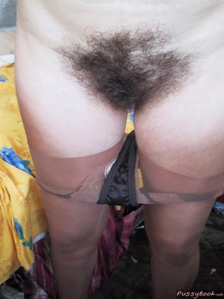 long pubes lady