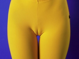 mulatto-cameltoe-yellow-pants