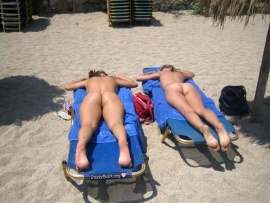 nudist-girls-asses-on-beach