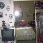 Posing his Naked Girlfriend in the mirror