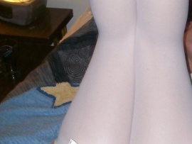 pretty-legs-pussy-with-garters