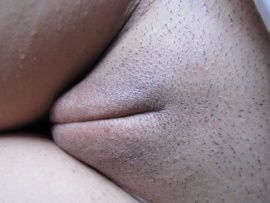 smile-pussy-shaved-vulva-close-up