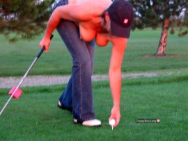 topless-golf-woman-player